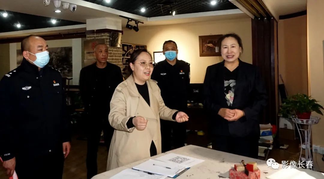“翰墨书清廉 妙笔颂清风” 重庆路南社区举办以廉政为主题的书画活动